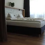 Jugendgaestehaus Hotel 4*
